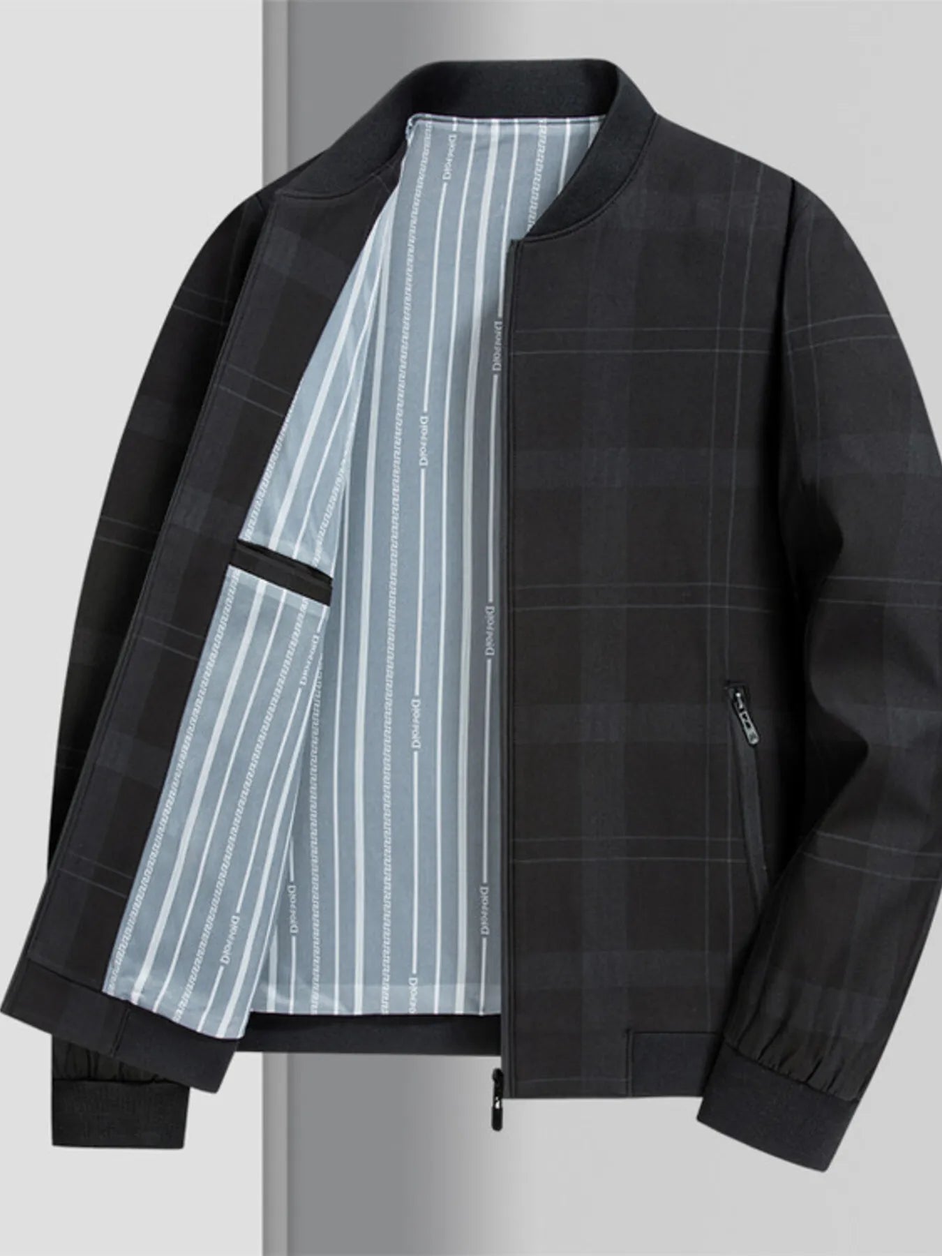 Black / M